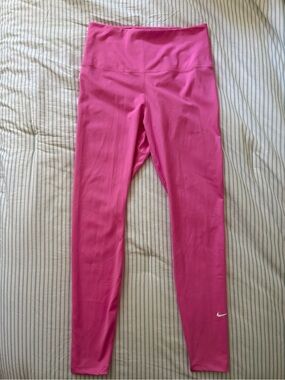 Nike Dri-FIT Pink High Rise Leggings Women’s Medium Athletic Workout Yoga